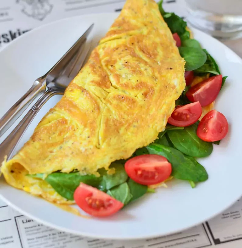 Kiaušinienė - Omletas su špinatais ir daržovėmis