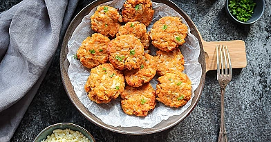 Orkaitėje kepti žiedinių kopūstų kepsniukai (vegetariški)