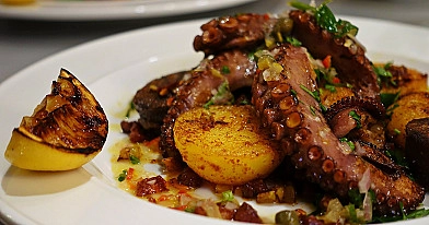 Aštuonkojis galicijietiškai arba pulpo a la gallega